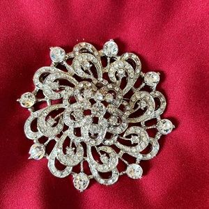 3 inch round crystal silver brooch, NEW